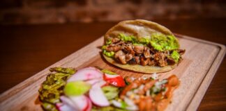 Invita Ayuntamiento de Xalapa a celebrar el Día del Taco 2025.