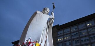 Papa Francisco se reporta con ligeras mejorías. Ya puede respirar sin oxigenoterapia.