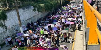 Veracruzanas toman las calles para denunciar violencia institucional y exigir freno a la discriminación de género.