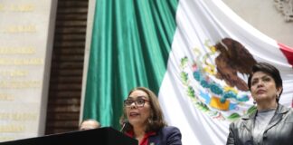 Piden prohibir el uso de celulares, tabletas electrónicas y relojes inteligentes en planteles de educación básica