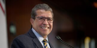 Reforma sobre reelección y nepotismo ya fue avalada por 20 congresos locales: Ricardo Monreal.