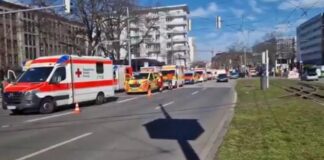 Dos muertos y 25 heridos deja nuevo atropellamiento masivo en Alemania.