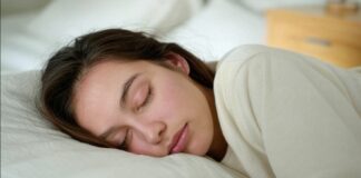 El sueño, clave para una vida saludable, advierte Salud