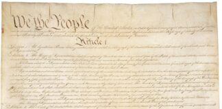 Trump decreta el inglés como el idioma oficial de Estados Unidos.