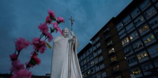 El Papa se mantiene estable, la recuperación es lenta.