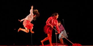 Brujas y Escobas, una metáfora sobre la violencia y la resistencia femenina.