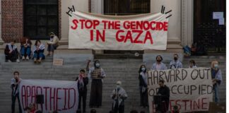 Harvard presenta demanda contra Trump por congelación de fondos.