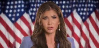 “Abandonen el país o serán cazados”, amenaza Gobierno de Trump a migrantes en spots.