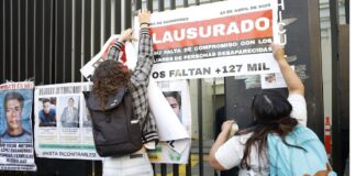 Buscadoras y Familiares clausuran el Senado ante negación de crisis de desapariciones.