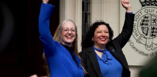 Ley británica define a la mujer en base a su sexo biológico.