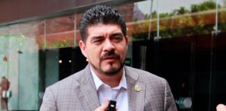 “No llores como Magdalena mientras traicionas al Partido”, responde Zenyazen a Manuel Huerta.