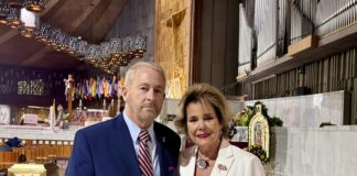 RONALD JOHNSON Y SEÑORA ALINA ANTE DILEMA DE MEXICANOS .