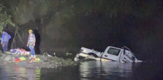 #Veracruz: Dos policías muertos y cuatro lesionados saldo de caída de patrulla a barranca.