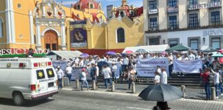 Docentes que no quieren regresar a clases vuelven a marchar en la capital de Veracruz. .