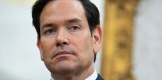 EU impone restricciones de visa a funcionarios de Cuba por explotación de Médicos.