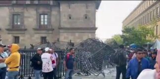 La CNTE cerca Palacio Nacional e impide mañanera