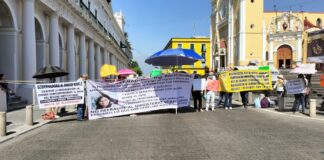 Xalapa: Plantón indefinido por pago de seguro de vida para mas de 5 mil maestros.