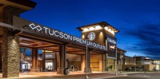 Inician protestas en malls y outlets de EU .