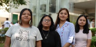 Alumnas UV, primer lugar en maratón regional de ANFECA: avanzan al nacional