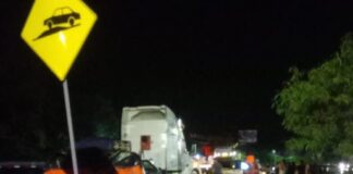 Habitantes de Carrizal bloquearon la carretera libre Xalapa-Veracruz para pedir la destitución del comité del agua