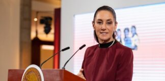 Claudia Sheinbaum rechaza buscar suprimir autonomía del INE; eliminaría a plurinominales en iniciativa electoral.