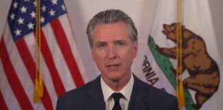 La democracia de EE.UU está bajo ataque con Trump, advierte Gobernador Gavin Newsom