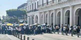 Escala conflicto en Colegio Preparatorio; toman centro histórico exigiendo reinstalación del rector.