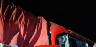 #Veracruz: Choque de ADO y tractocamión deja un muerto y más de 20 heridos en la Tinaja .