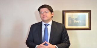 ¿Quién es Miguel Uribe Turbay víctima del atentado en Colombia?