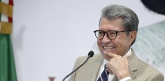 Ricardo Monreal pone fecha al periodo extraordinario con agenda llena.