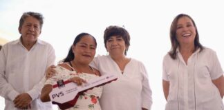 Gobierno de México y Veracruz entregan viviendas a familias reubicadas .
