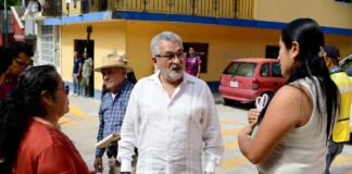 Supervisa Alberto Islas obras en colonias de Xalapa.