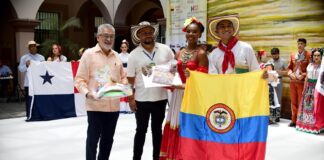 Recibe Alberto Islas a participantes del Festival Folklórico InspirArte .