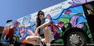 Bosska ofrece su arte a la manifestación LGTBIQ+ de Madrid .