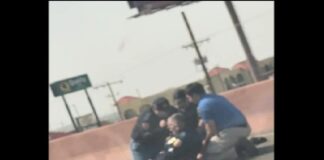 Fallece hispano tras presunto uso excesivo de la fuerza de policía de El Paso, Texas.