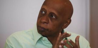 Irrumpen violentamente en vivienda del opositor Fariñas y se lo llevan.