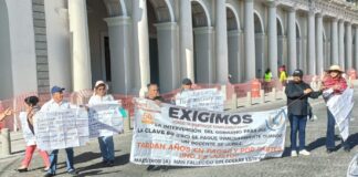 Denuncian maestros jubilados extorsiones de funcionarios del SSTEEV .