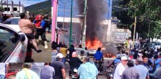 En Tezonapa #Veracruz hartos de extorsiones desnudan y golpean a elementos de tránsito