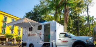 DIF de Xalapa lleva salud gratuita a zonas alejadas con unidad médica móvil.