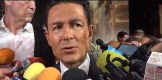 Fernando Colunga reacciona a las escenas candentes con Andrea Legarreta.