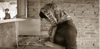 A 70 años del voto de las mexicanas, el poder continúa en manos de hombres. Paridad simulada.