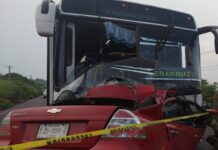 Fatal accidente en Paso del Toro-Alvarado deja una familia fallecida.