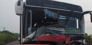 Fatal accidente en Paso del Toro-Alvarado deja una familia fallecida.