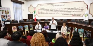 Entrega Alberto Islas reconocimientos a promotores turísticos .