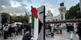 Colocan Antimonumento para exigir fin al genocidio en Gaza en CDMX