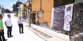 Supervisa Alberto Islas avance de la obra pública en colonia Badillo.