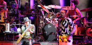 Starlite recibe a Carlos Santana .