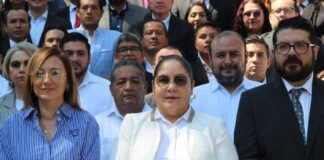 Claudia Tello, ardiendo en el fuego amigo .