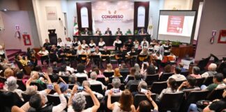 Recibe el Congreso a personas adultas mayores en conversatorio .