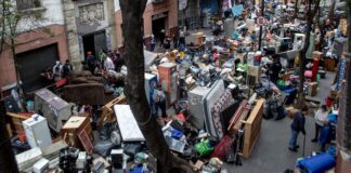 Desalojos arbitrarios vacían el Centro de la Ciudad de México.